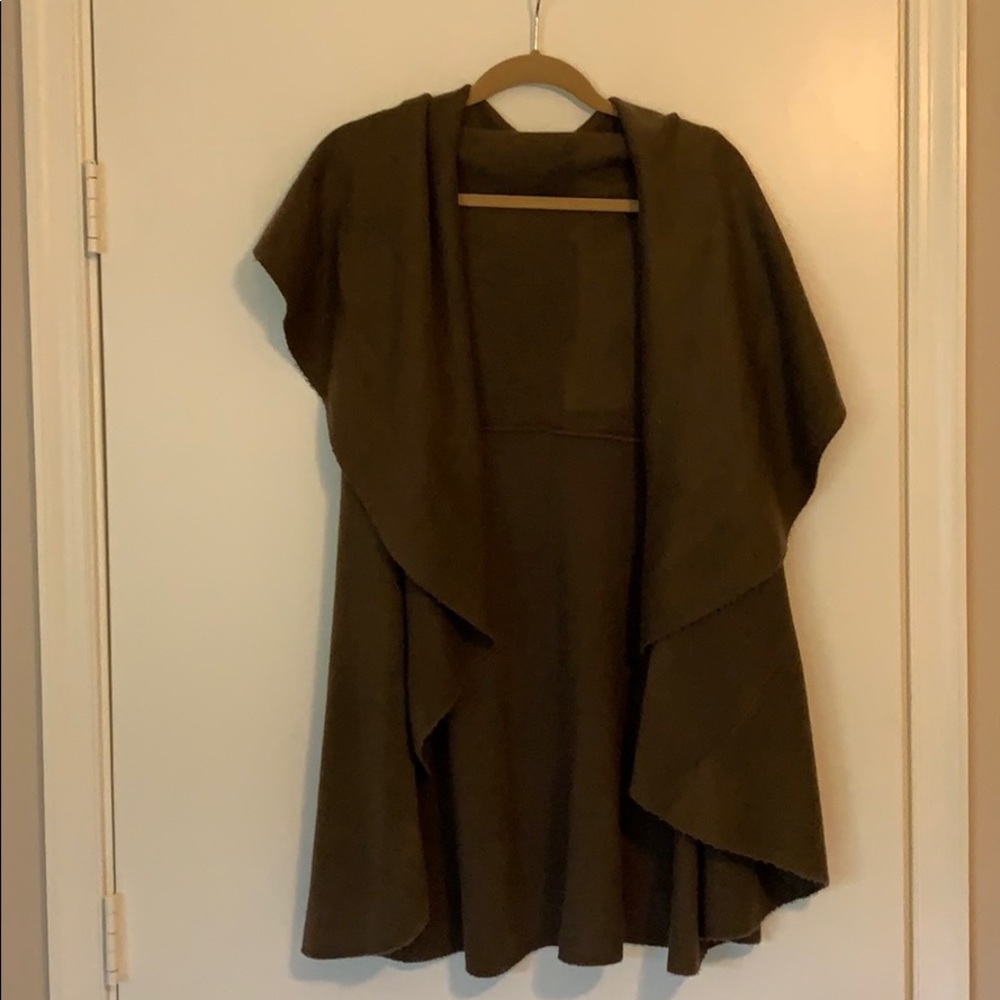 Brown sweater comfy/stylish vest